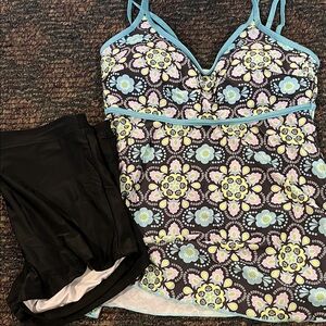 Floral Patterned Women's Swimwear Set
